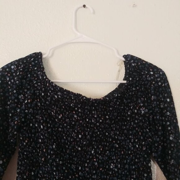 Iris women's size M black floral long sleeve smocked top - Picture 5 of 14